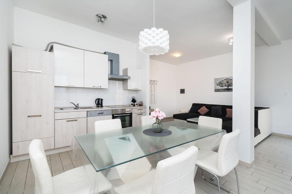 Apartments Grubisic - Sibenik - Parking Included Εξωτερικό φωτογραφία