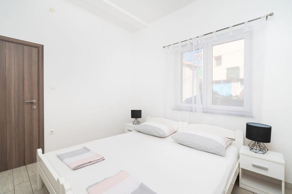 Apartments Grubisic - Sibenik - Parking Included Εξωτερικό φωτογραφία