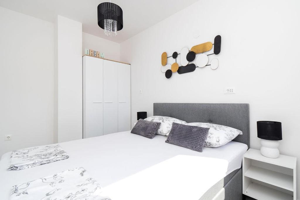 Apartments Grubisic - Sibenik - Parking Included Εξωτερικό φωτογραφία