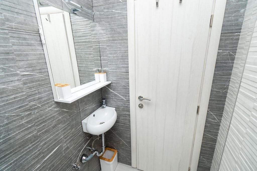 Apartments Grubisic - Sibenik - Parking Included Εξωτερικό φωτογραφία
